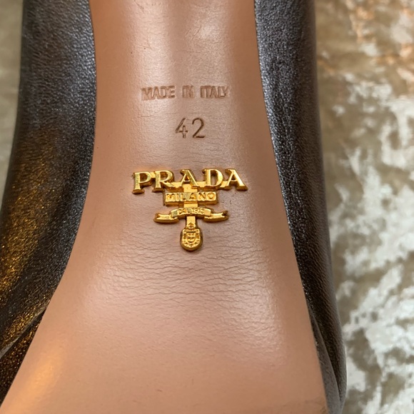Elegant Prada peep toe heels in Size 42. - Picture 7 of 8
